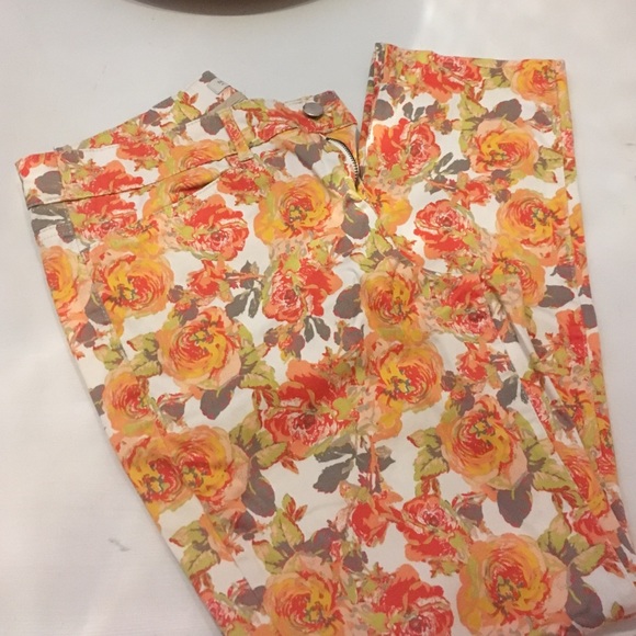 Floral stretch pants