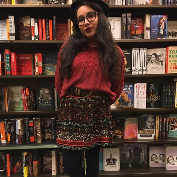 Crocheted pinkish / purple mini sweater. 👜