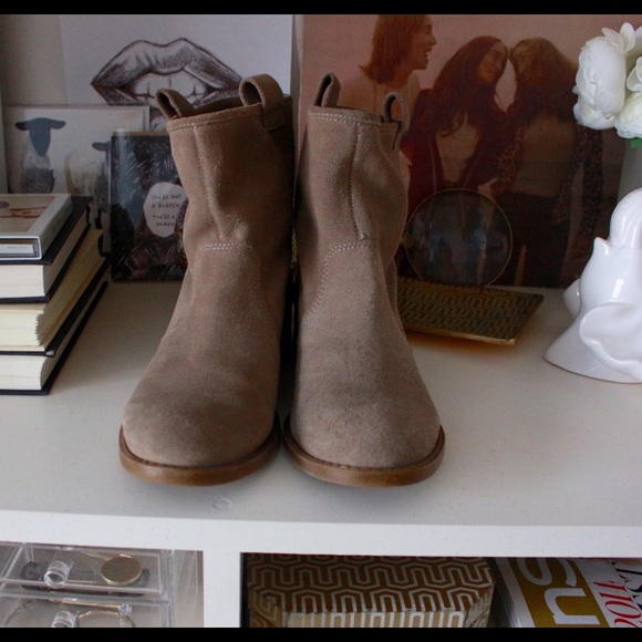 Sole Society Natasha Suede Boot- in fenel - Picture 3 of 4