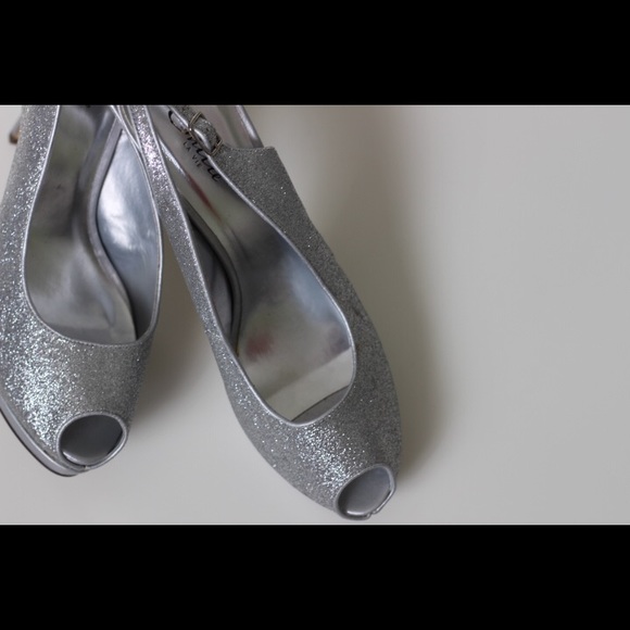 Silver Camille la vie 5" heels