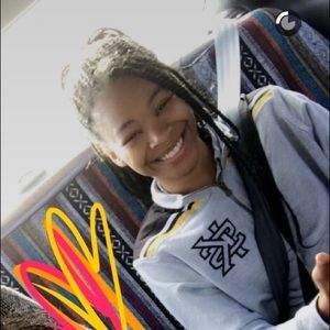 Meet your Posher, Kayla