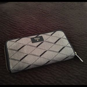 Like New Fossil Wallet! Pristine condition