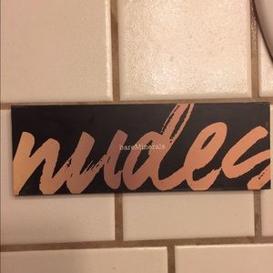Bare minerals nudes palette