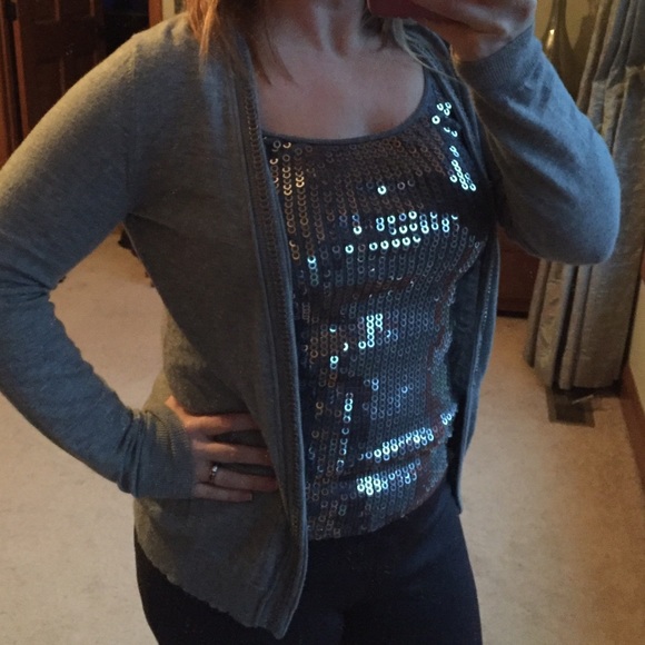 Banana Republic Cardigan - Picture 3 of 3