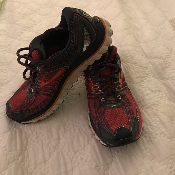 Brooks tennis shoes