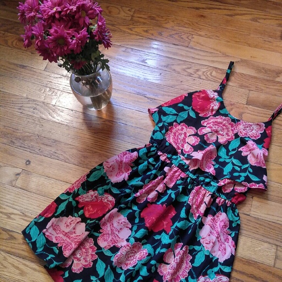 NWT Elle Tiered/Popover Floral Dress - Picture 2 of 5