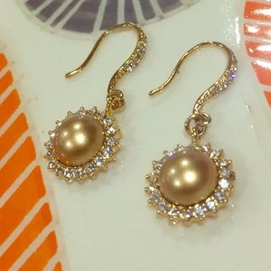Gold halo earrings