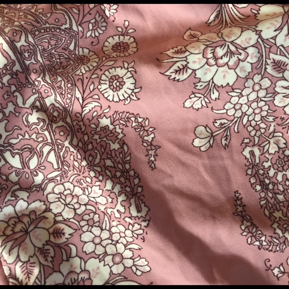 FINAL PRICE! M-XL Pretty in pink top - Picture 2 of 4