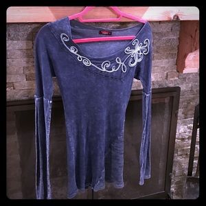 Long sleeve fitted shirt