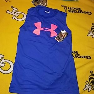New Under armour sleeveless shirt size 5 boys.