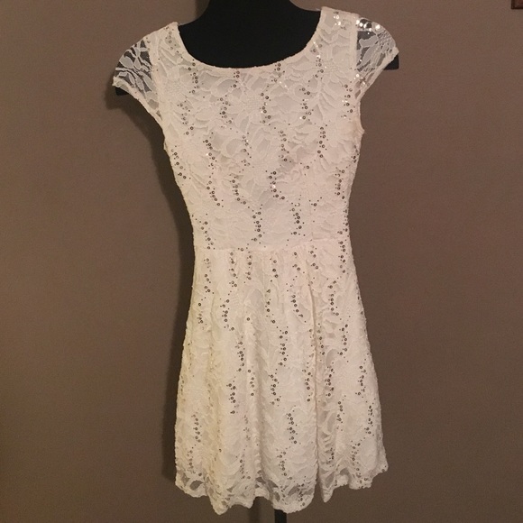 Dress - Picture 1 of 3