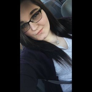 Meet your Posher, Kendra