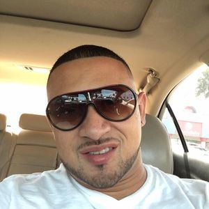 Meet your Posher, Efrain