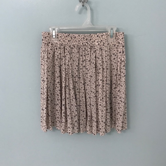 beige floral skirt💐