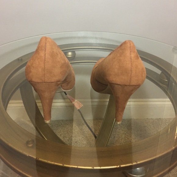Brand new F21 heels - Picture 3 of 4