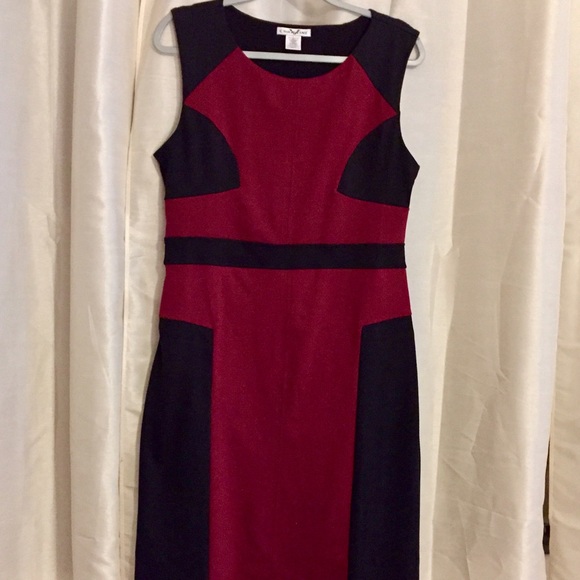 Chic burgundy and black dress.