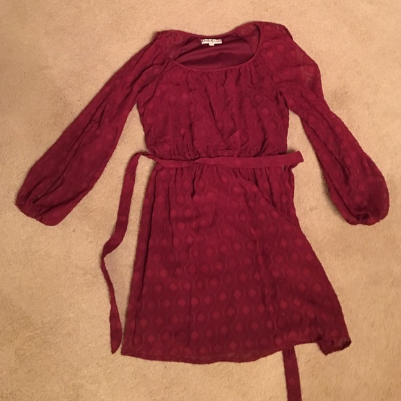Maroon open long sleeve dress