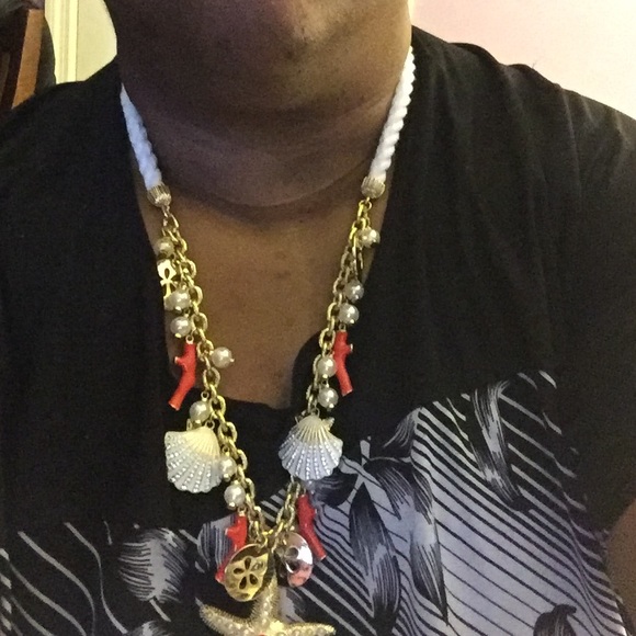 Lilly starfish necklace