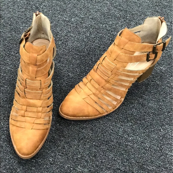 🎉LAST 1🎉LADIES DOUBLE BUCKLES CHUNKY HEEL BOOTIE - Picture 5 of 6