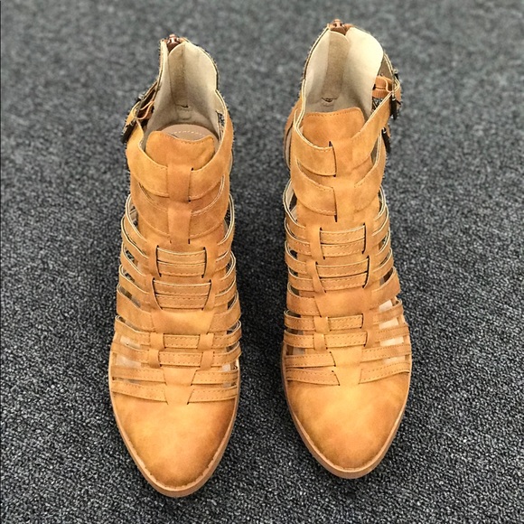 🎉LAST 1🎉LADIES DOUBLE BUCKLES CHUNKY HEEL BOOTIE - Picture 6 of 6