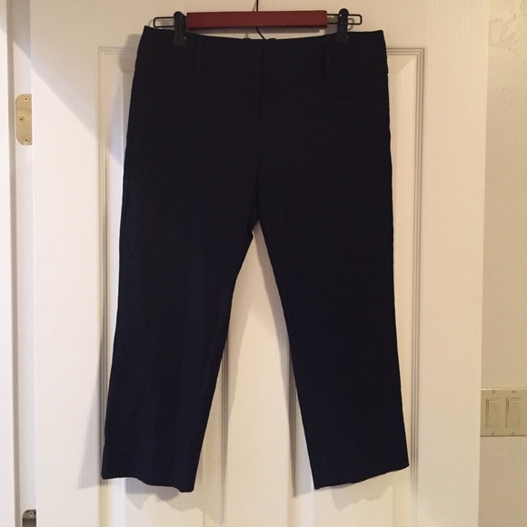 THE LIMITED black crop pants.