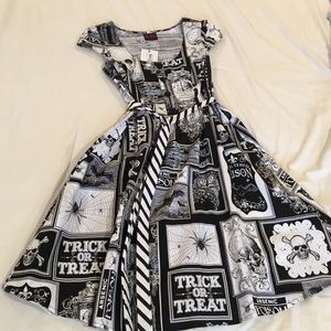 Price reduced to sell! Retro pinup dress, NWT. Xs