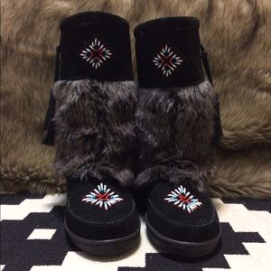 Black Fleece-lined Faux Fur Minnetonka Mukluk