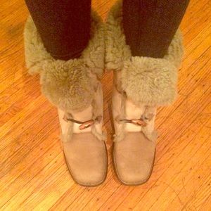 Born shearling boots handcrafted breathable warmth