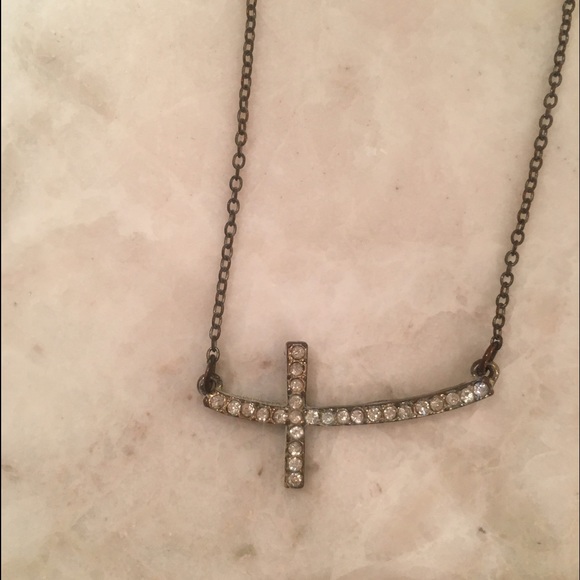 Cross necklace - Picture 2 of 2