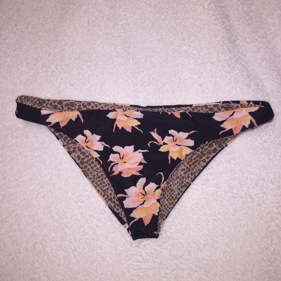 Sold! Acacia Aloha Waikoloa bottoms P XS - Picture 1 of 3