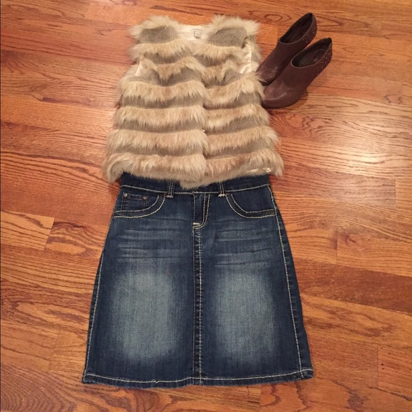 Chic Distressed Denim Skirt