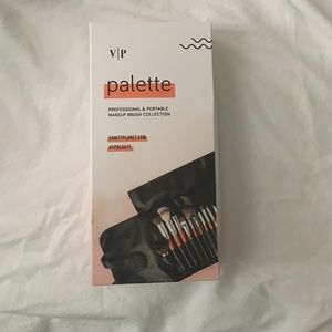 Vanity planet brush set