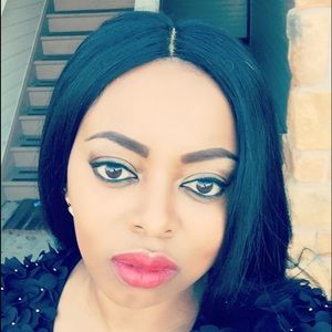 Meet your Posher, Tosin