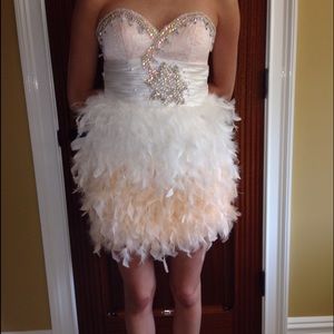 yDoll by MacDuggal Lace Feather Short Prom dress