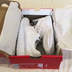 Nike Roshe One, like new. Worn once. No marks.