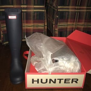 NWT size 8 matte navy extended calf hunter boots
