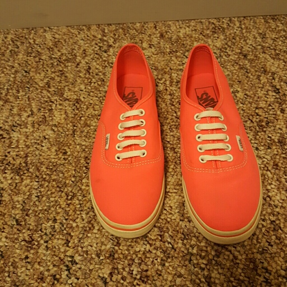 Vans - Picture 1 of 1