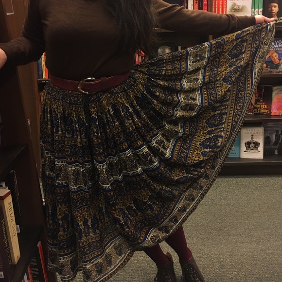 Roman pillar style ruffled skirt ⚱️