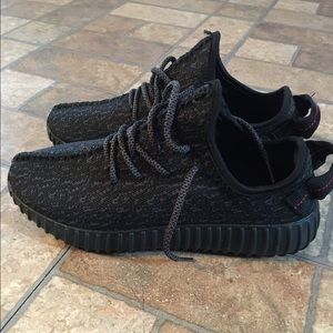 ADIDAS YEEZY BLACK PIRATES