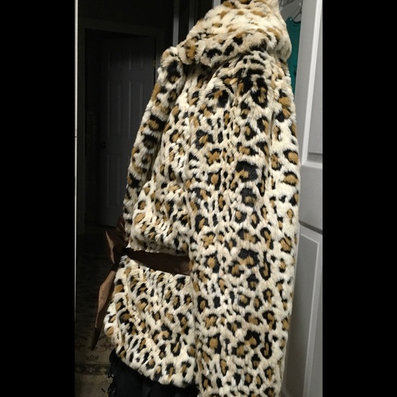 Leopard Print Dinner Jacket - Picture 4 of 4