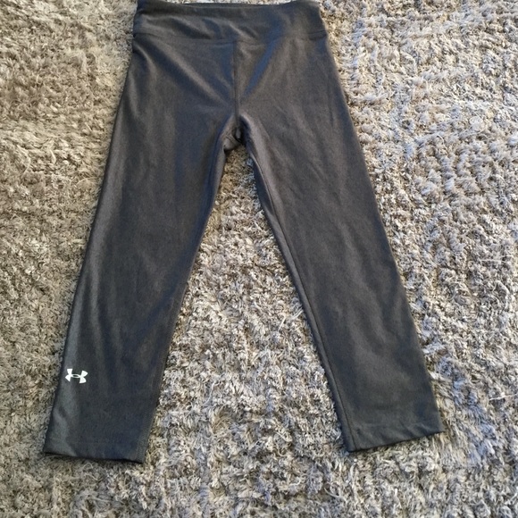 Under Armour XS compression Capris