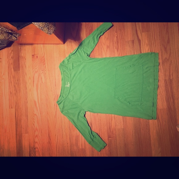 Gap "the Minna Soda Wash Kangaroo Pocket" tee