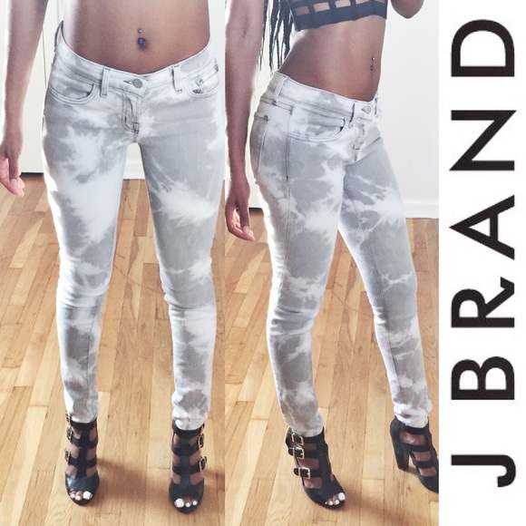 J Brand Denim - Price drop🌺🌺🌺!Smoke print J Brand skinny jeans