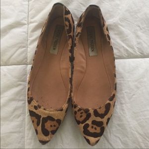 Steve Madden faux fur pointed toe flats.