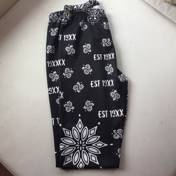 Paisley printed black leggings