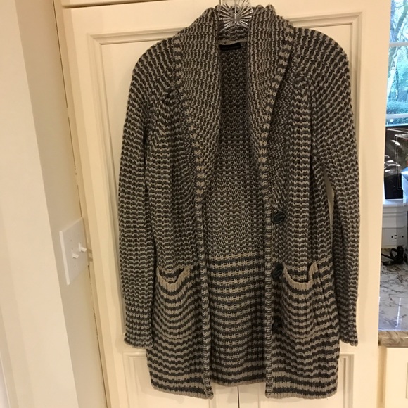 Cute VS grey & beige striped warm sweater