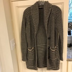 Cute VS grey & beige striped warm sweater