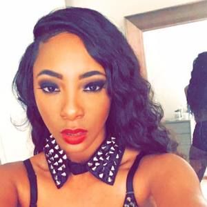 Meet your Posher, Allencia