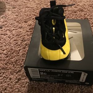 Nike Lil Posite Sneakers