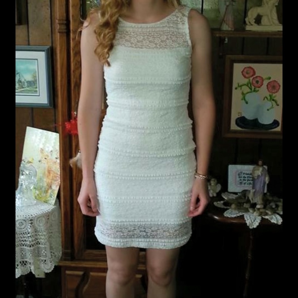 XS white lace body tight dress!